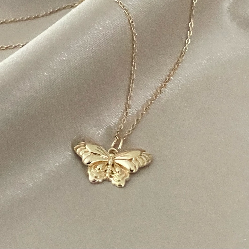 Dainty gold butterfly necklace